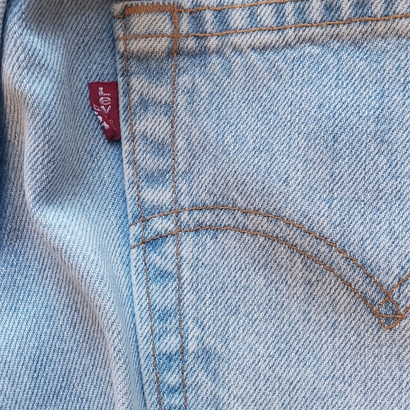1990s Red Tab High Waisted Levis 560 Mom Jeans - Picture 4 of 4
